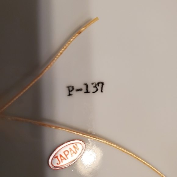 THE Farmer's Home -- Winter Currier & Ives Collector Plate - Picture 2 of 2